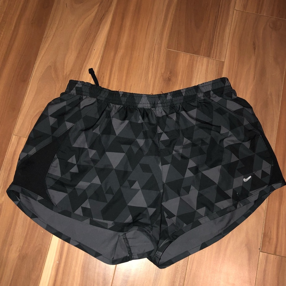 Nike athletic shorts 🛍